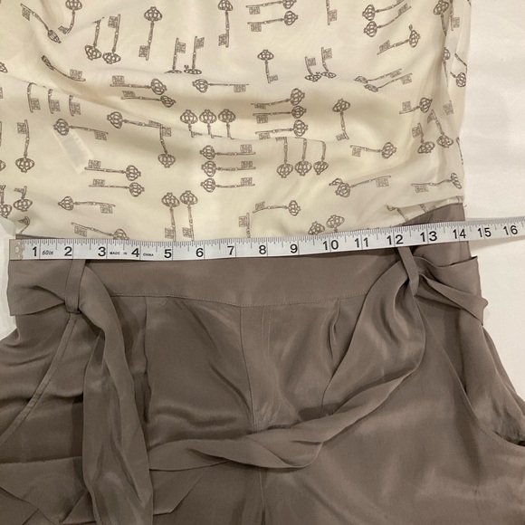 Ted Baker Romper Printed Keys Bow Neck Belted Waist Pockets Side Zipper Size 4 - Picture 11 of 16